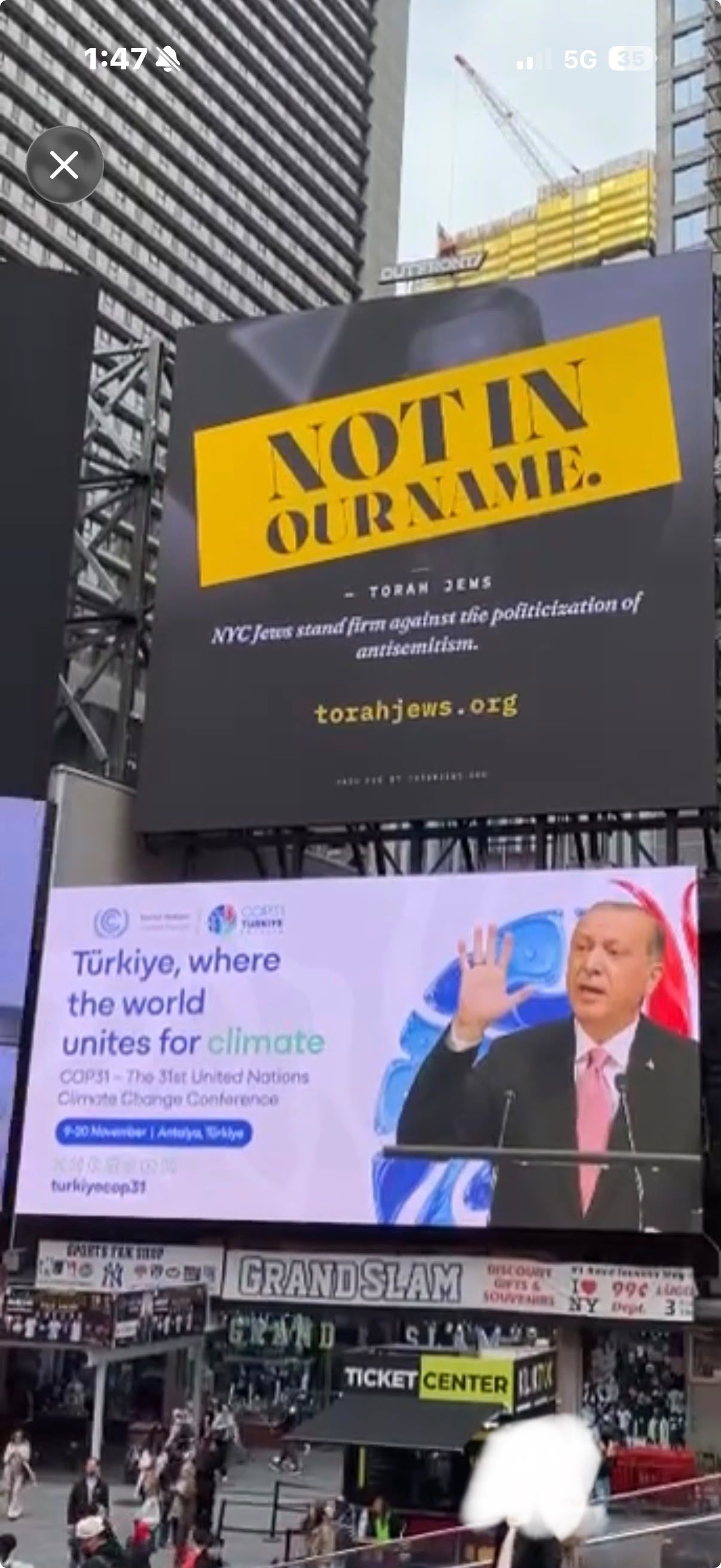Anti-Netanyahu billboards in the US