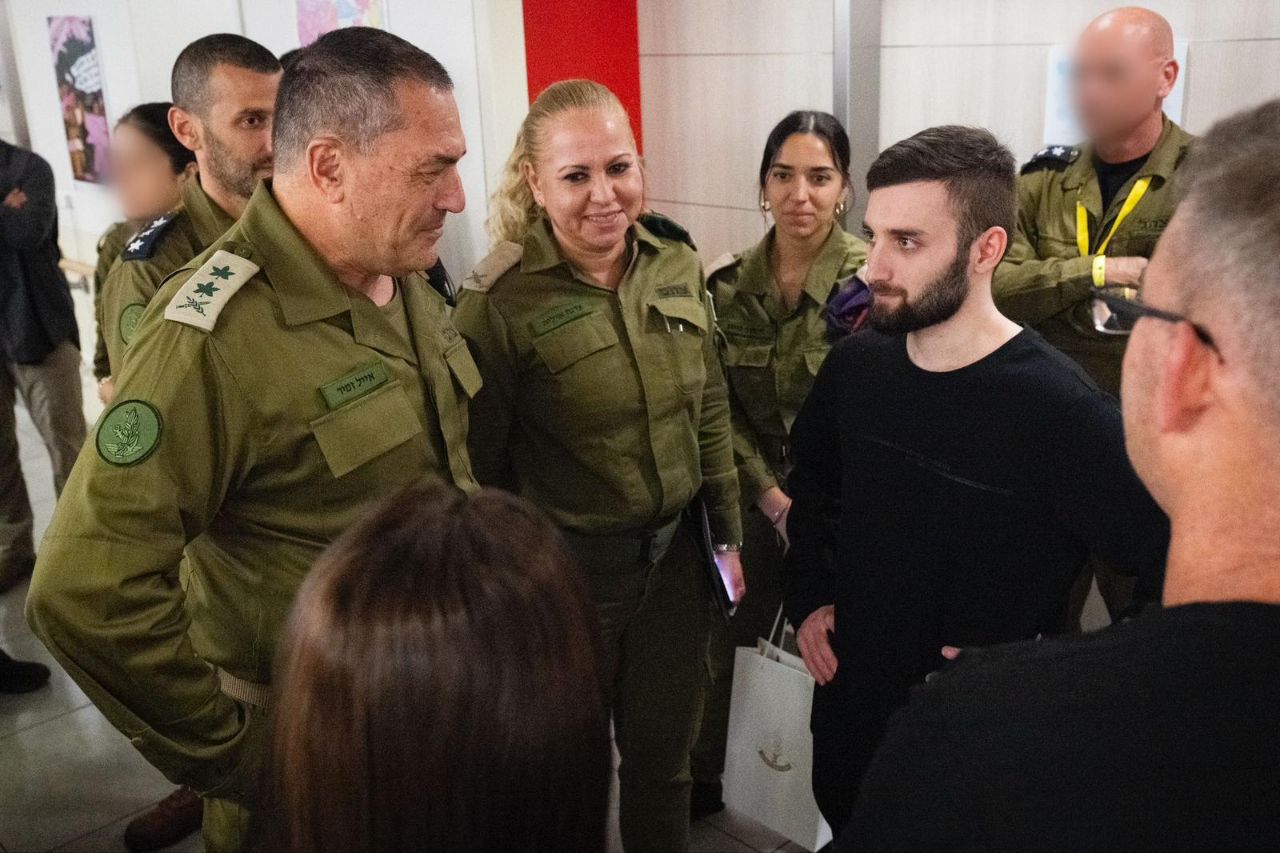 Former hostage Matan Angrest meeting Eyal Zamir