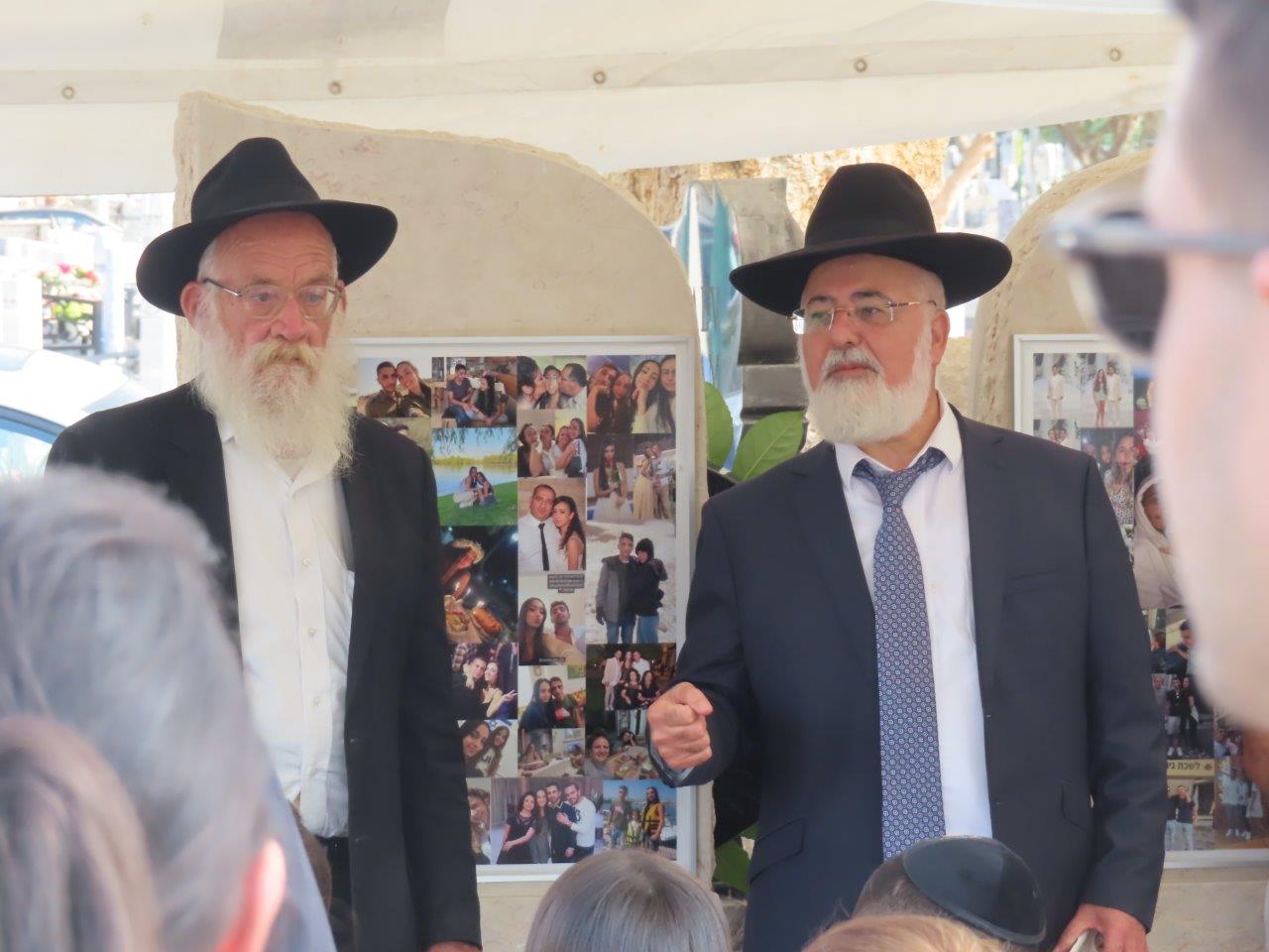 Bereaved families at the Ashdod cemetery