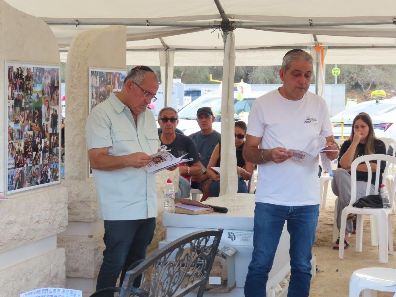 Bereaved families at the Ashdod cemetery