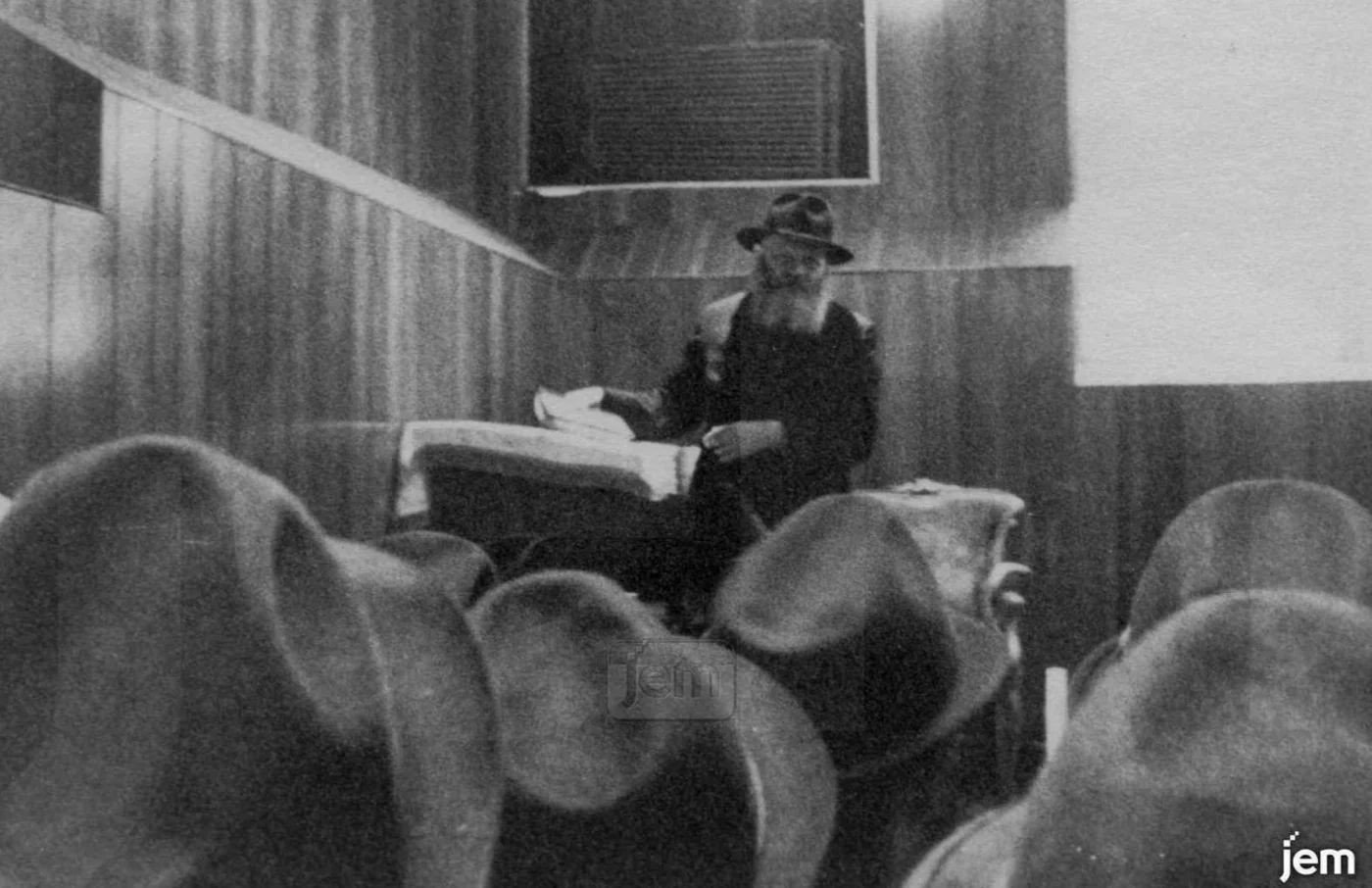 The Rebbe ztzl