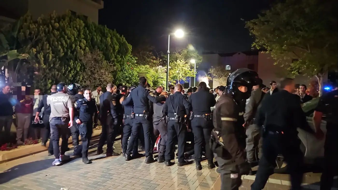 Haredi Extremists Storm IDF Officer's House