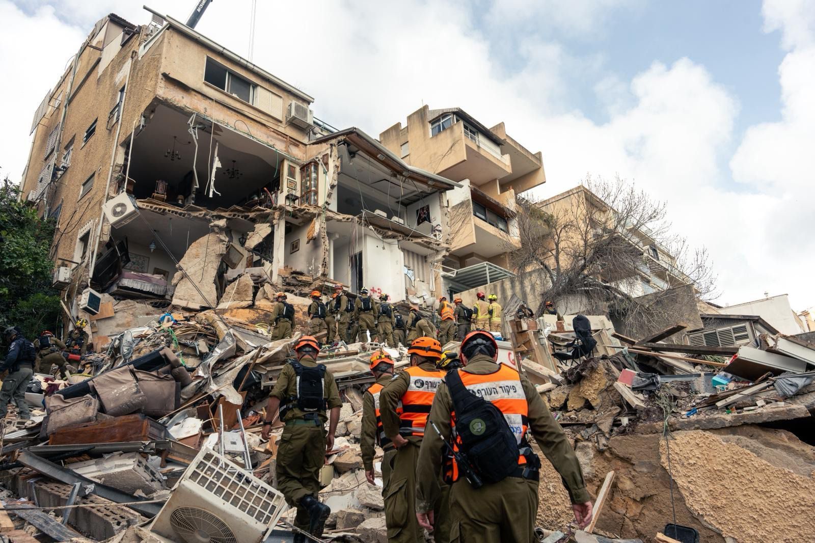 Direct Iranian missile hit in Haifa