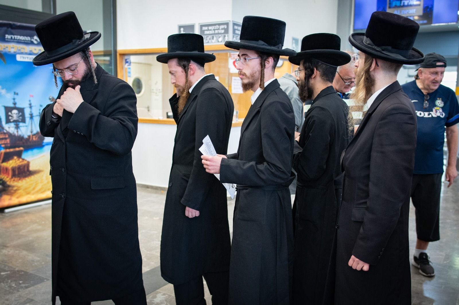 Haredi participants vote