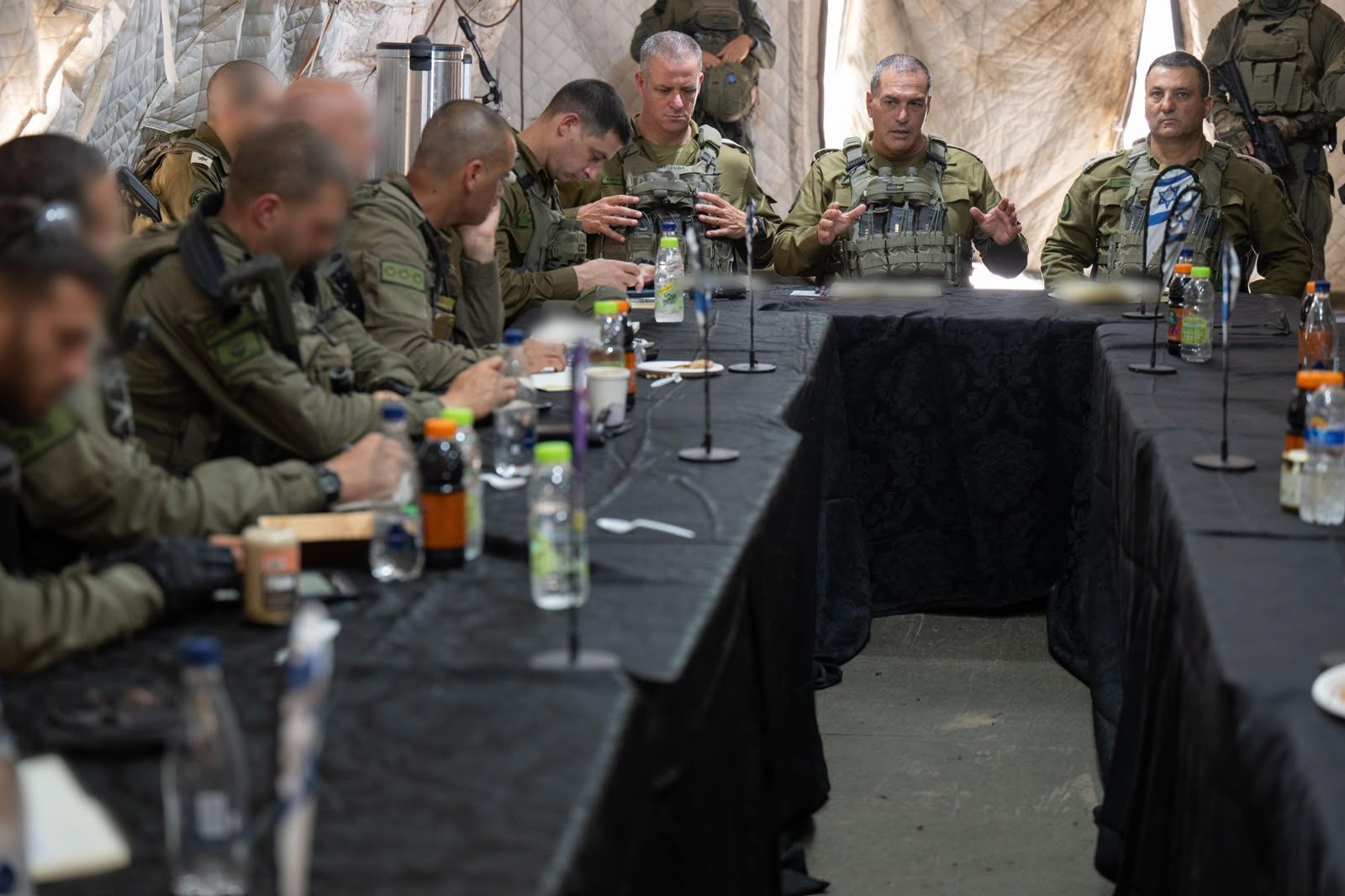 The tour with the commanders