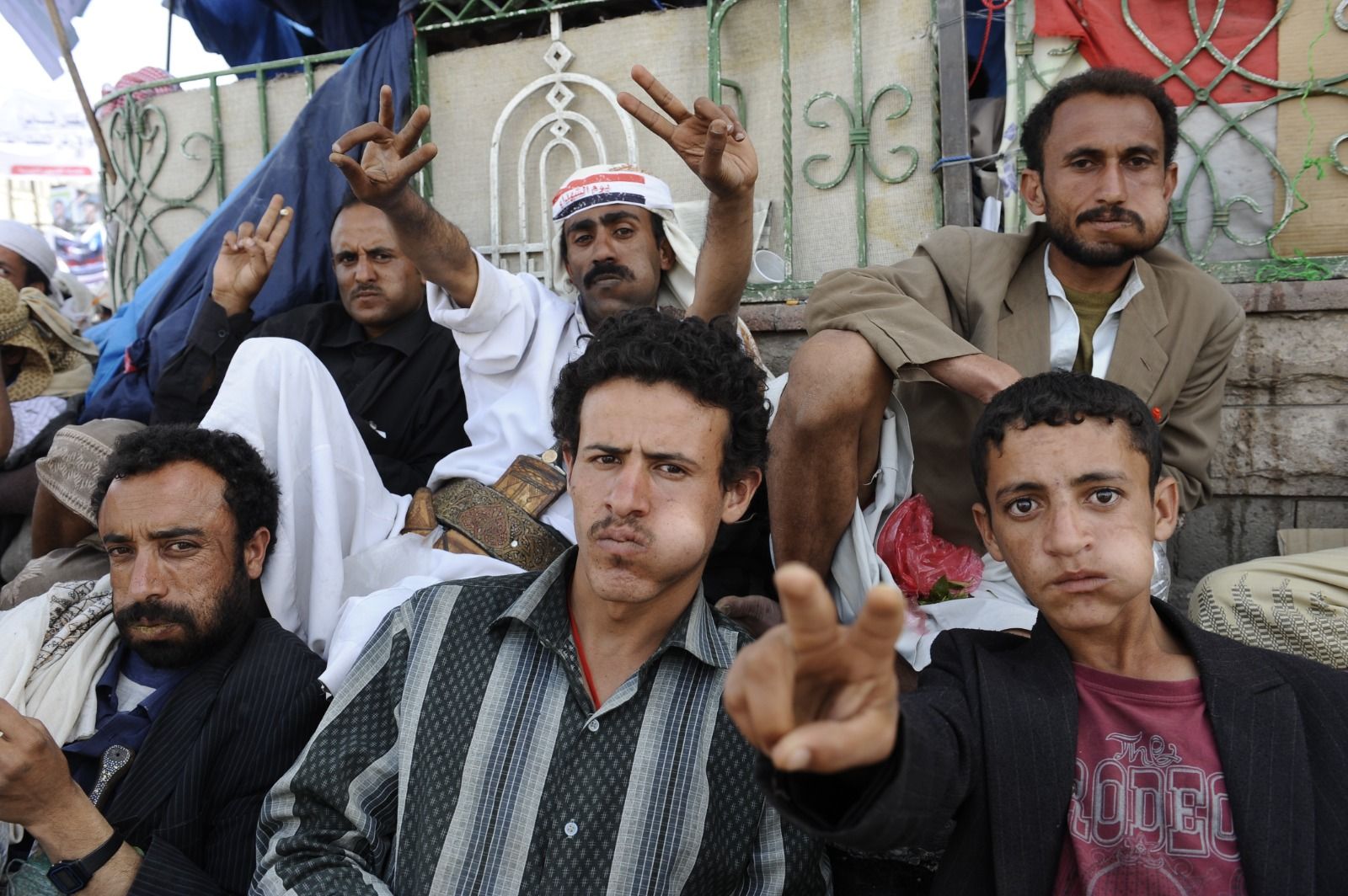 Houthis chewing khat