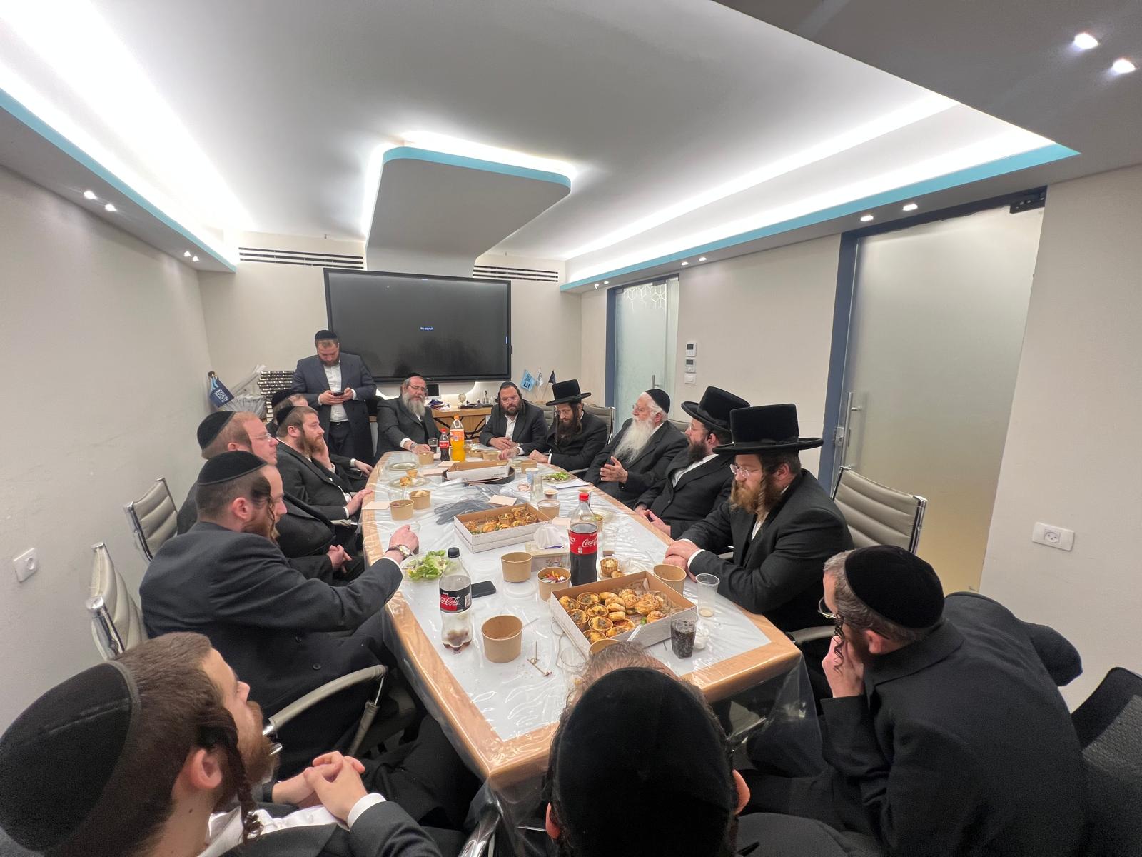 Sholomei Emunim and Belz gathering