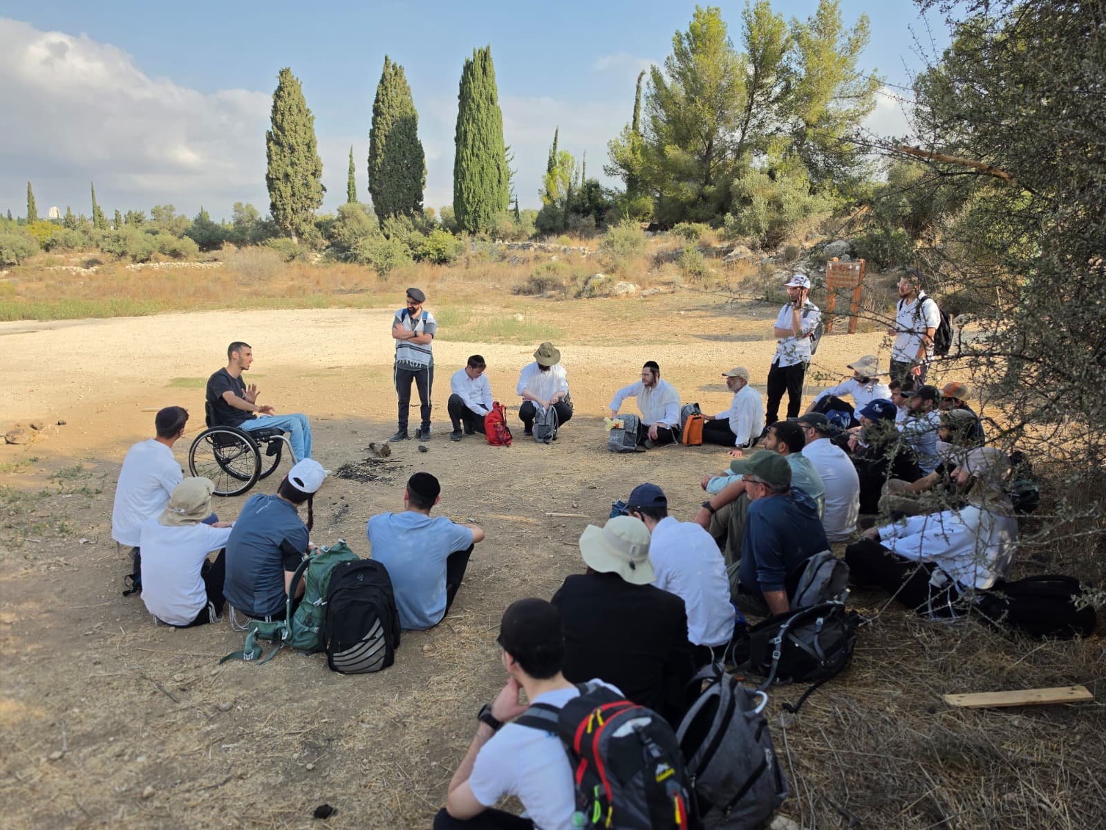 Ronen Kalimi, critically wounded in Lebanon fighting, at the chareidi tour-guide course field day