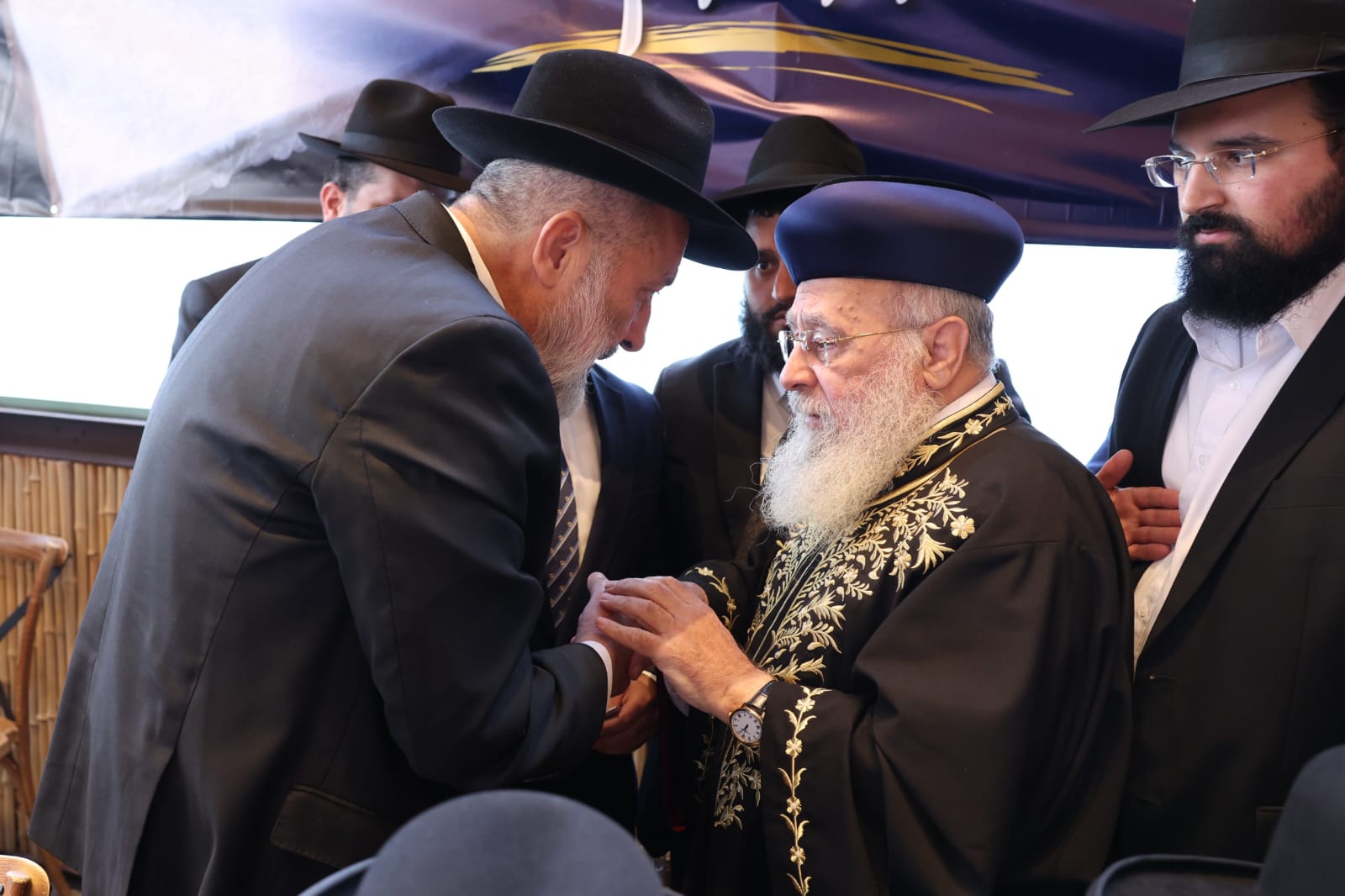 Emergency gathering of Moetzet Chachmei HaTorah members and hundreds of roshei yeshiva for Shas