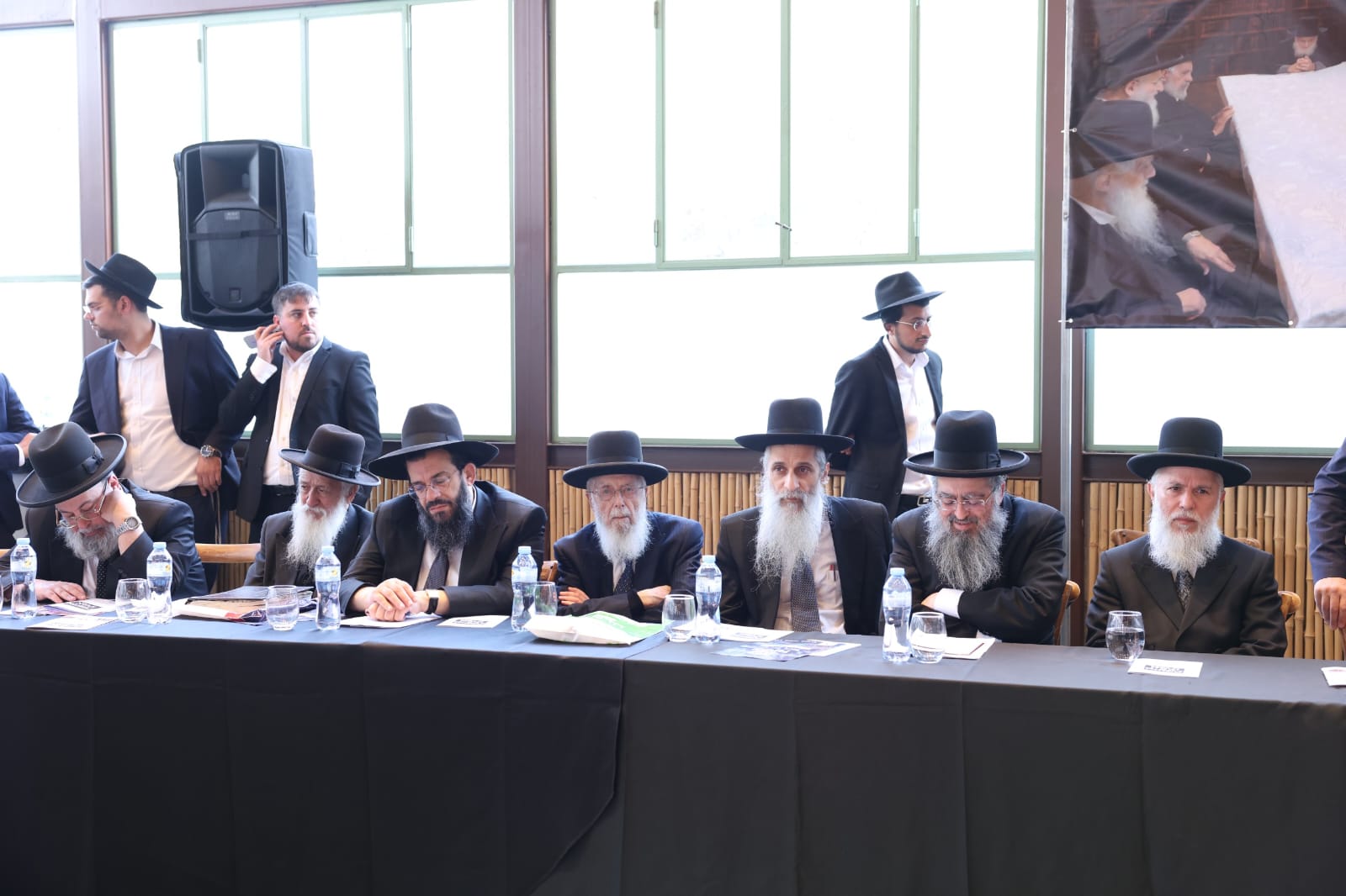 Emergency gathering of Moetzet Chachmei HaTorah members and hundreds of roshei yeshiva for Shas