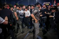 Haredim protesting the arrest of a yeshiva student