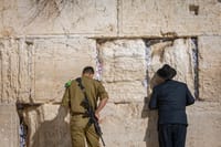 Soldier, Haredi man davening at the Kosel