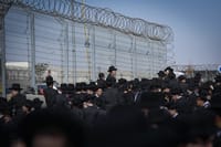 Haredim protest outside military jail 10