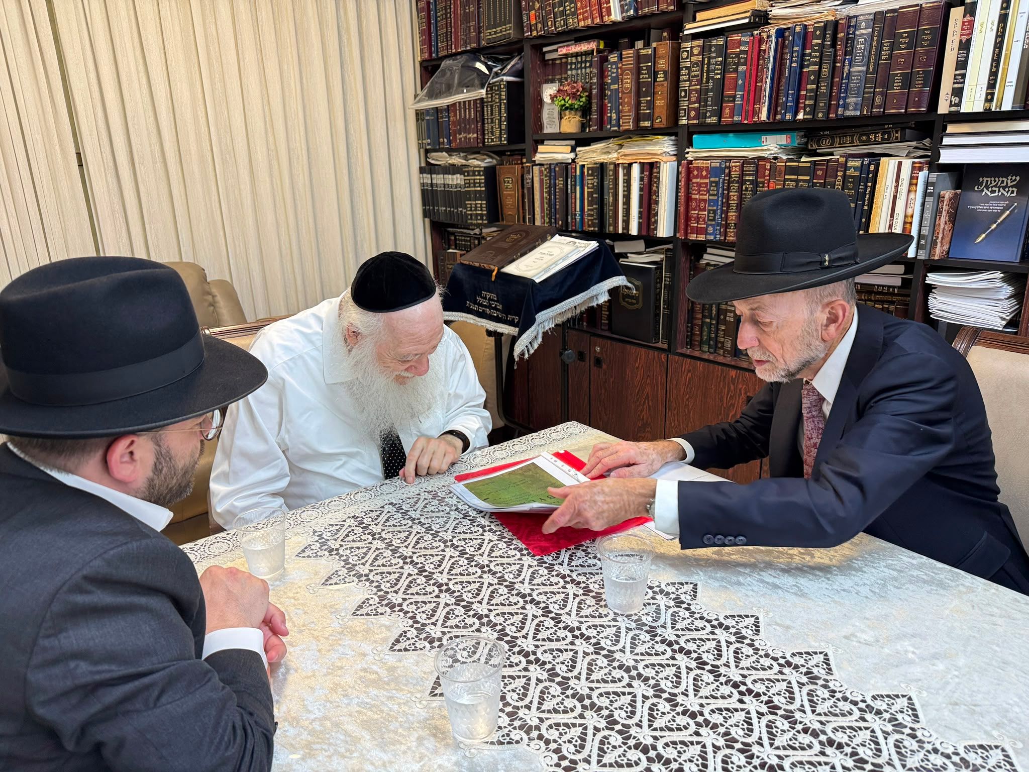 Maklev with Rabbi Kahaneman