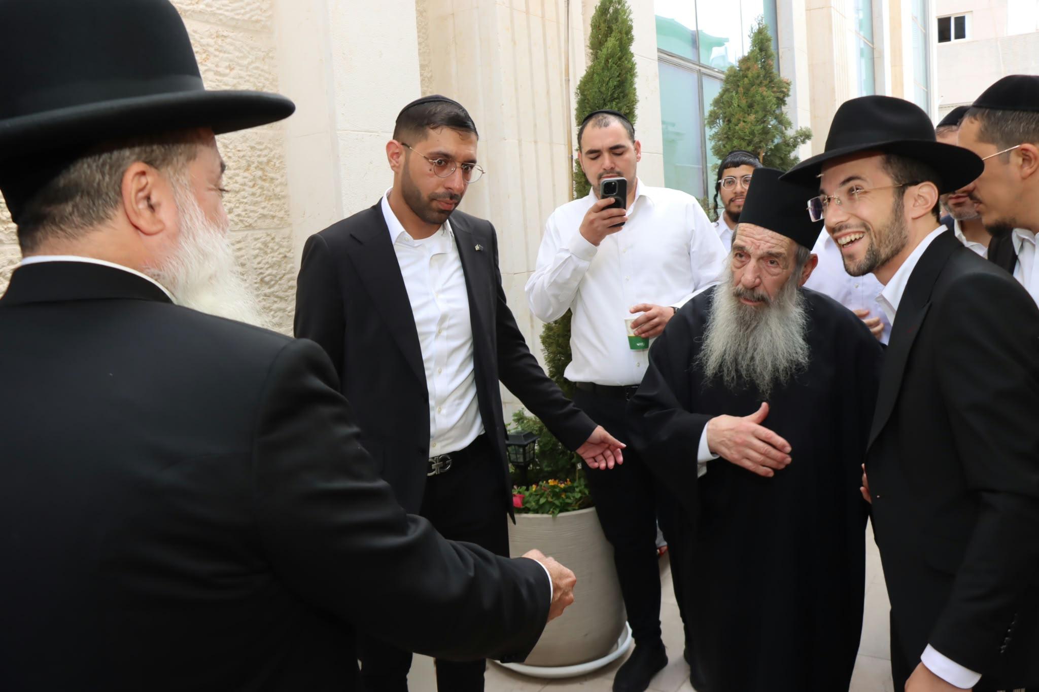 The gathering at Yabia Omer