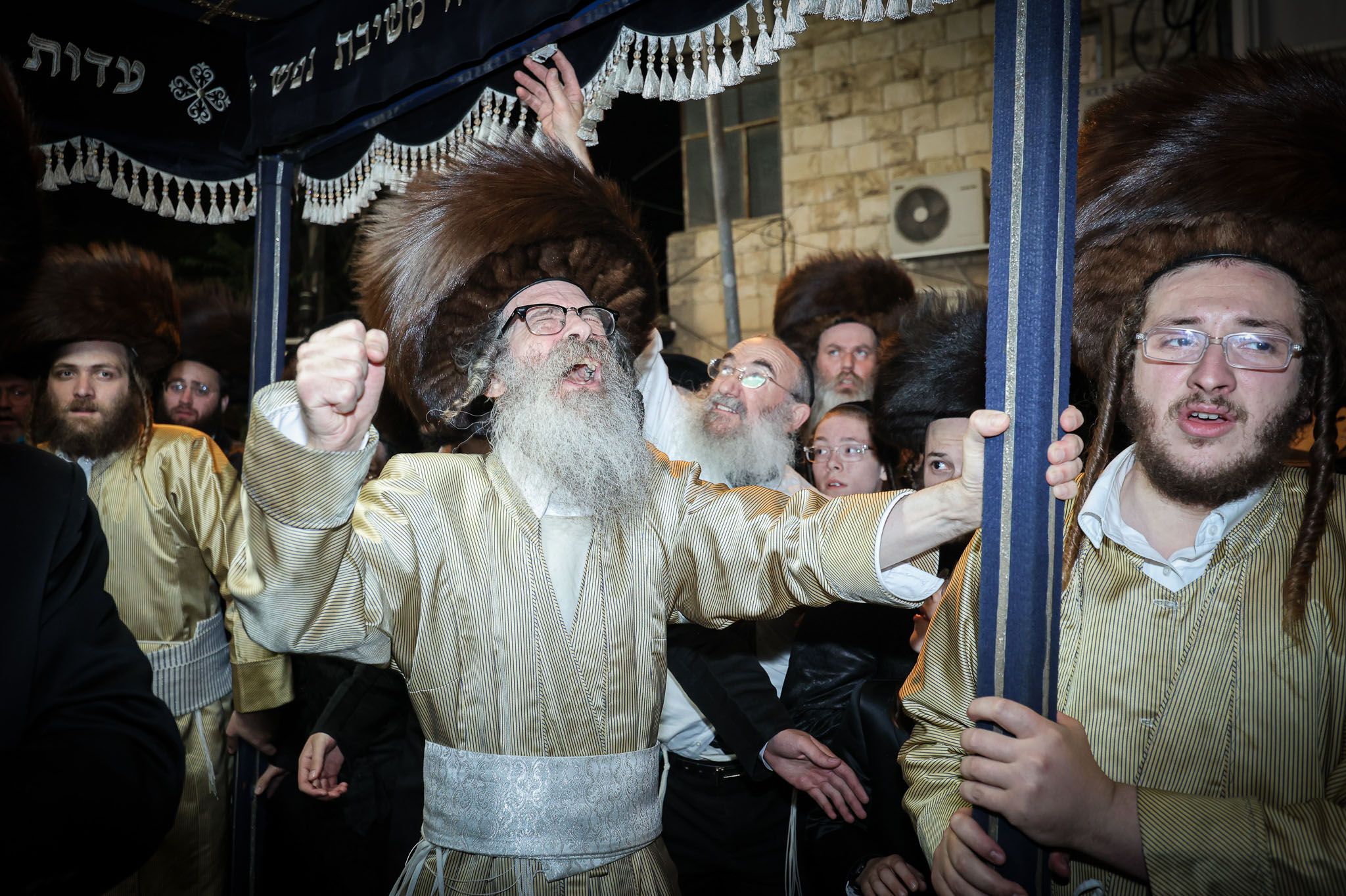 Hachnasas sefer Torah at the beis medrash of HaGaon HaTzaddik Rav Nachman Biderman