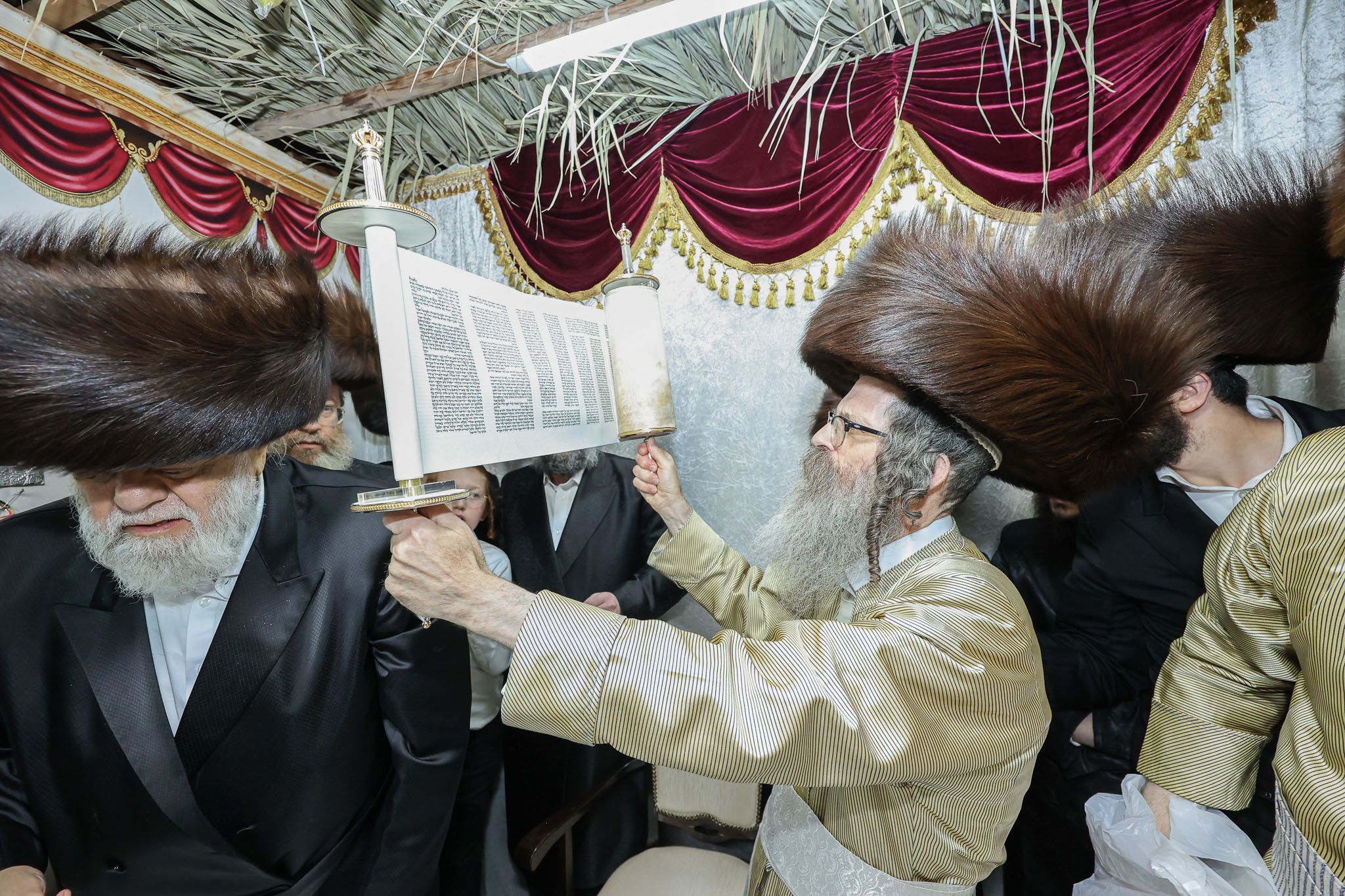 Hachnasas sefer Torah at the beis medrash of HaGaon HaTzaddik Rav Nachman Biderman
