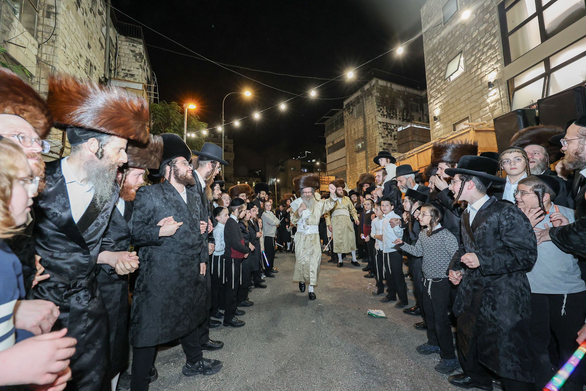 Hachnasas sefer Torah at the beis medrash of HaGaon HaTzaddik Rav Nachman Biderman