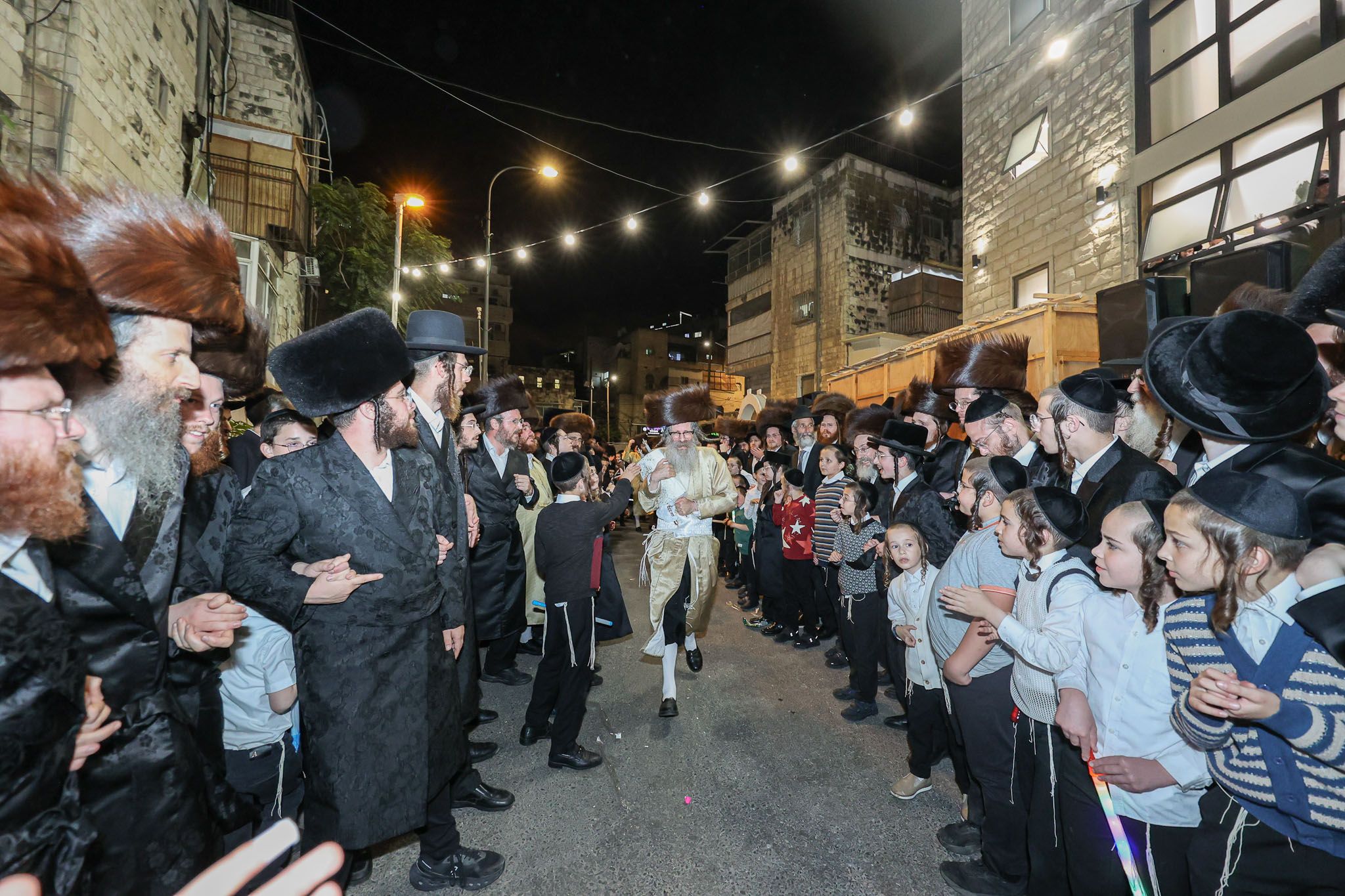 Hachnasas sefer Torah at the beis medrash of HaGaon HaTzaddik Rav Nachman Biderman
