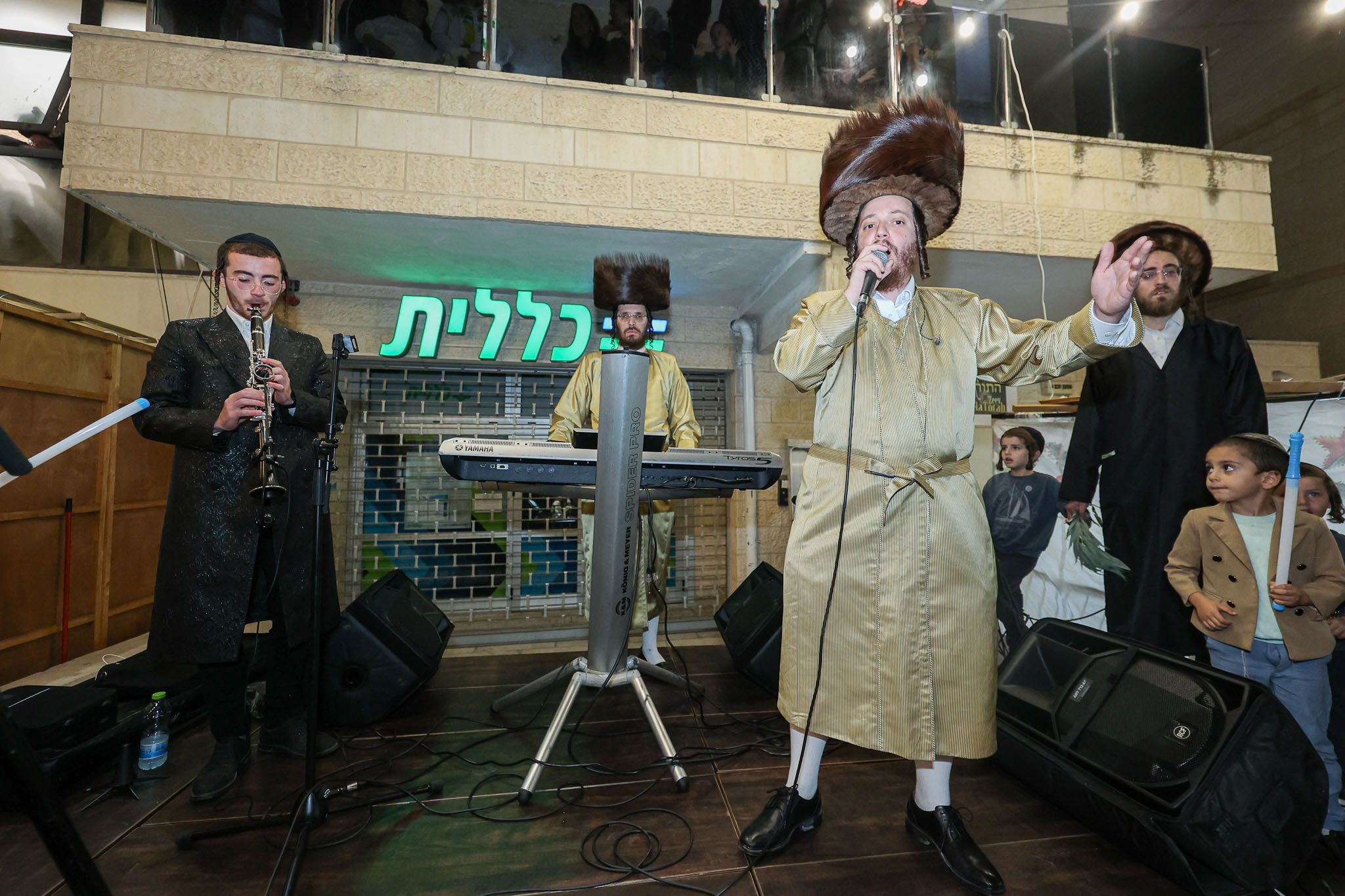 Hachnasas sefer Torah at the beis medrash of HaGaon HaTzaddik Rav Nachman Biderman
