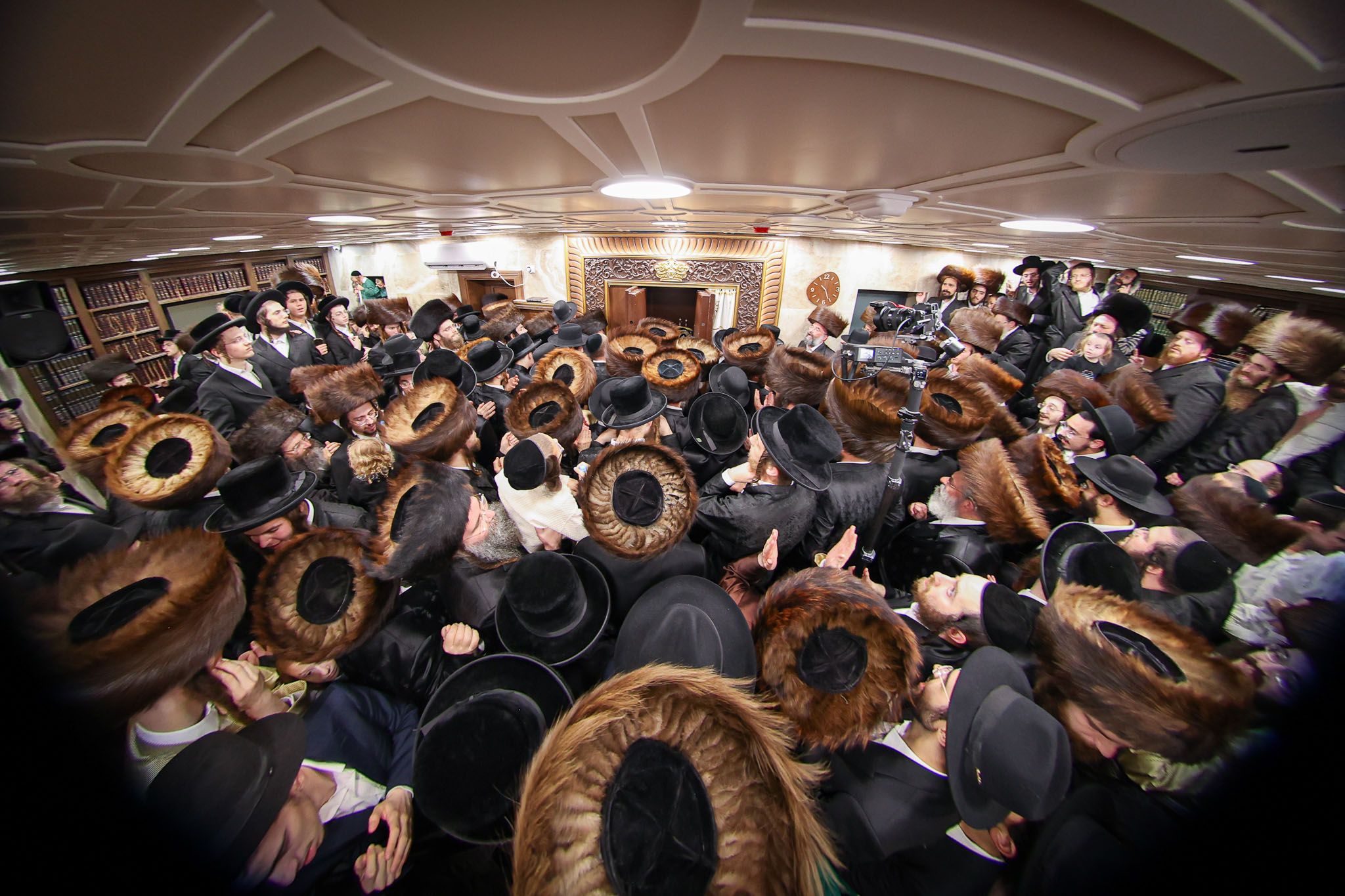Hachnasas sefer Torah at the beis medrash of HaGaon HaTzaddik Rav Nachman Biderman