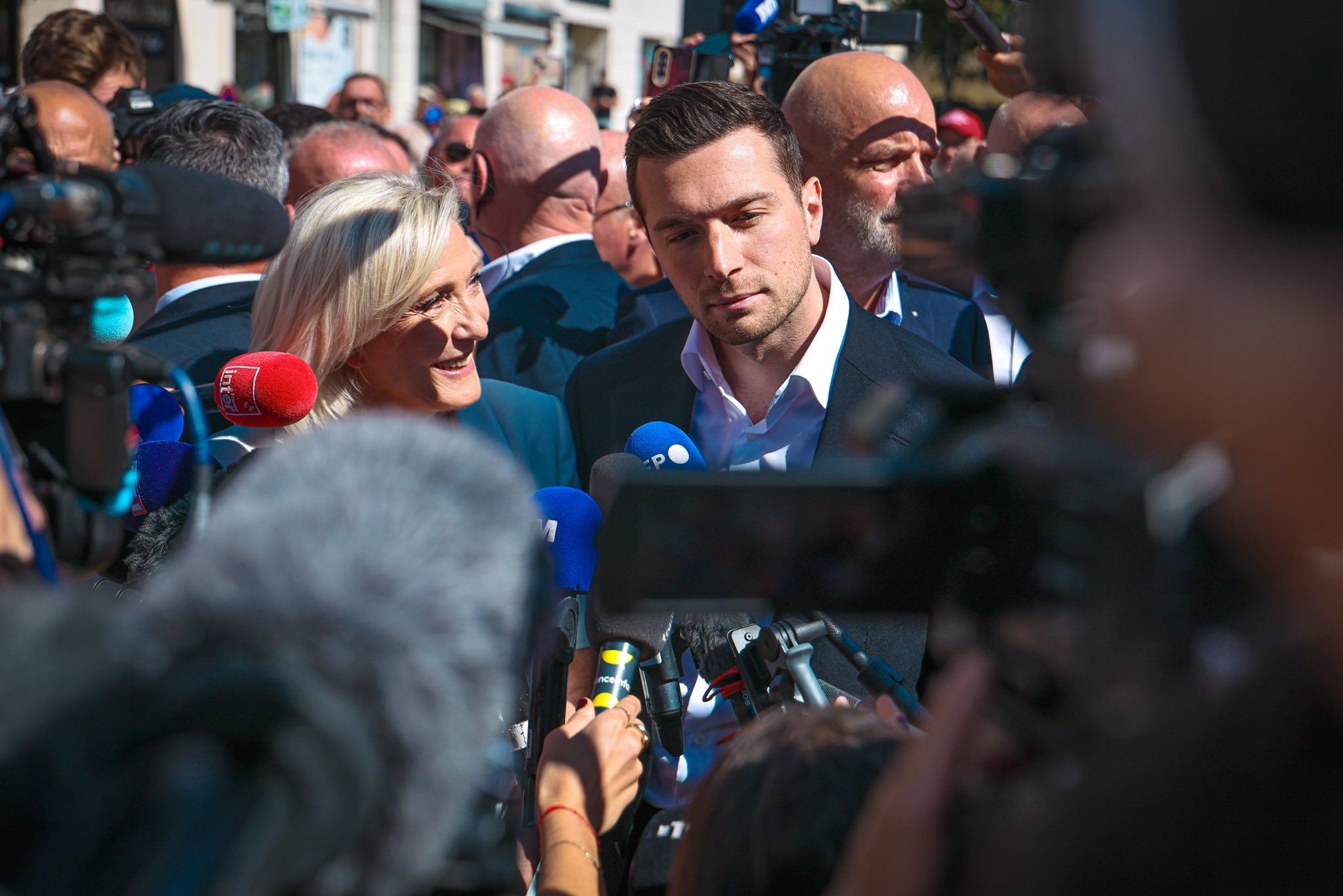 Le Pen and Bardella on the streets of France a day after the ruling