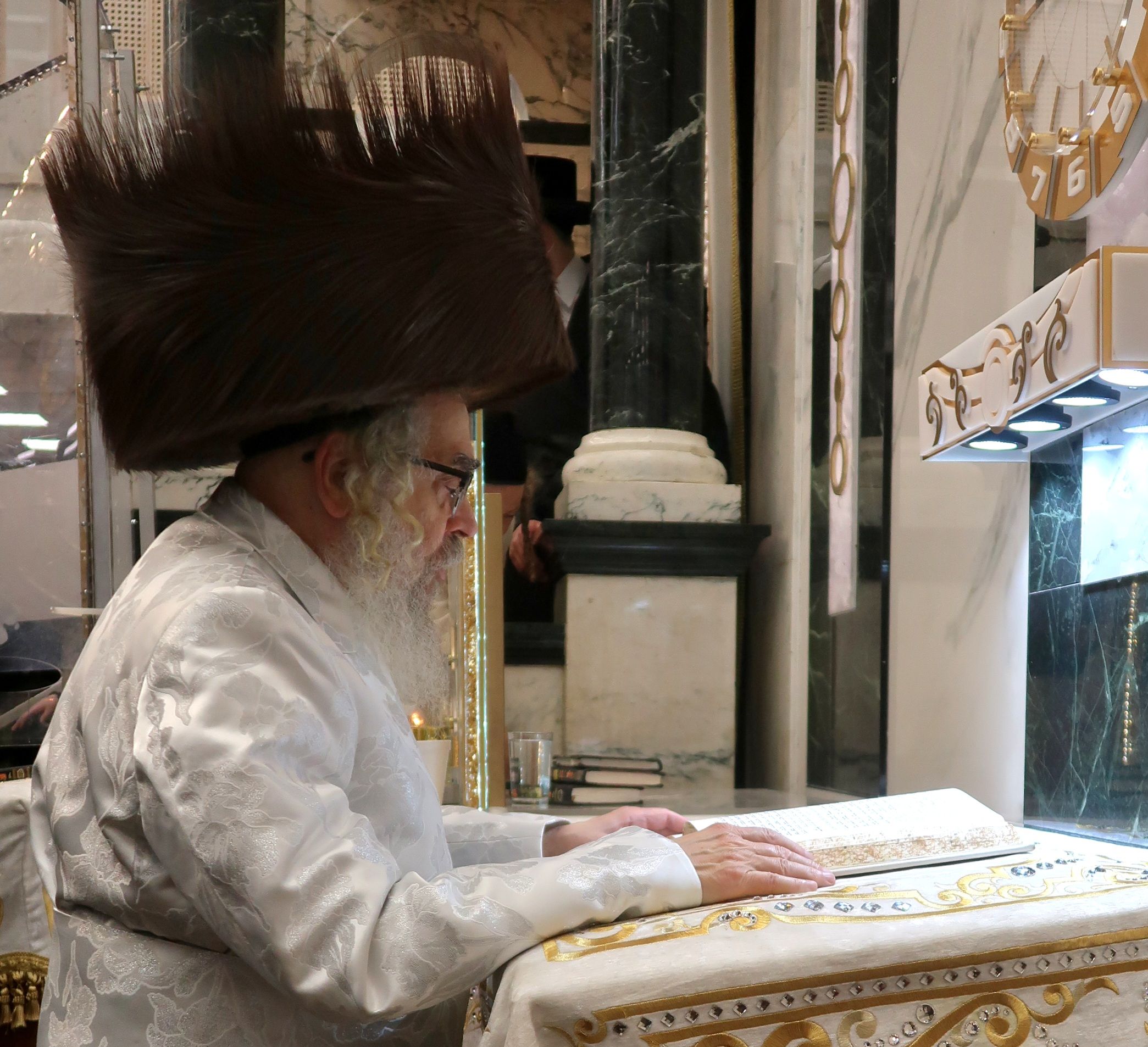 Motzaei Rosh Hashanah at the Satmar court