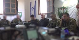 Gallant briefing the troops.