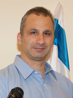 Dr. Edy Cohen.