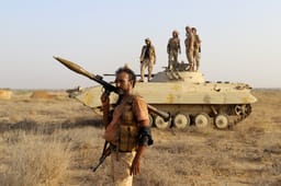 Violent battles between government forces and Houthi rebels 