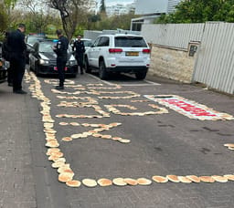 Pita protest on Pesach