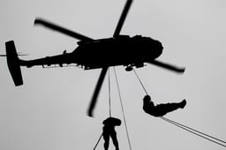 US Army practises rapelling