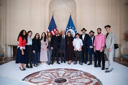 Ambassador Kushner meets 9 Jewish French teenagers