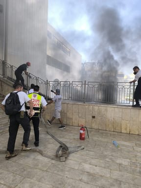 Fire Breaks Out at Nadvorna Talmud Torah in Bnei Brak