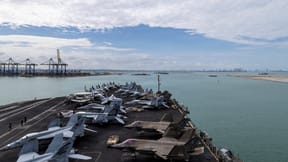 USS Lincoln carrier arrives in Thailand