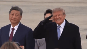 Trump flinches as B-1 bombers roar overhead, Xi stands motionless