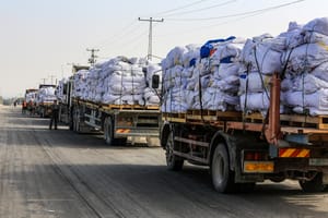 ucks loaded with humanitarian aid (AFAD) at the Kerem Shalom crossing received by the Palestinian Red Crescent , 4 Feb 2025