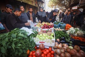 Bustling markets in Gaza