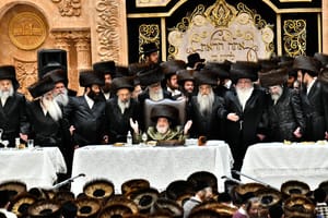 Vizhnitz Rebbe.