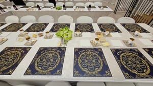 Vizhnitz Rebbe table.