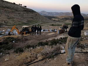 Destruction of Jewish settlement in Binyamin by Israeli police