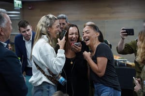 Edan Alexanders' mother speaking on the phone with him for the first time