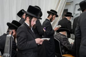 Hasidim with sidelocks