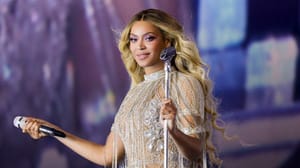 Beyoncé performing