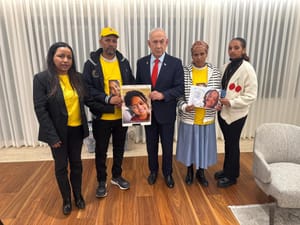 Netanyahu meets with the family of the missing girl