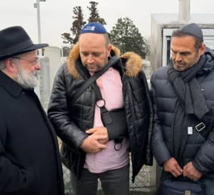Ahmed al-Ahmed joined Rabbi Yehoram Ulman of Chabad of Bondi