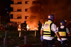 Iranian missile strikes Tel Aviv building, June 2025