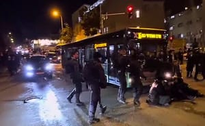 Haredim protesting the babies autopsy after daycare deaths