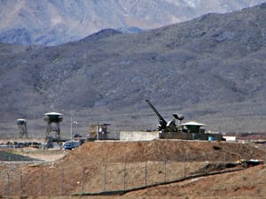 Anti-aircraft guns near Natanz