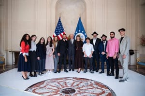 Ambassador Kushner meets 9 Jewish French teenagers
